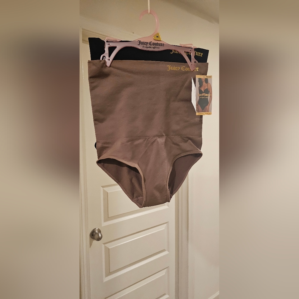Juicy Couture HI Waist Shaping. Size (M). Black and Brown.